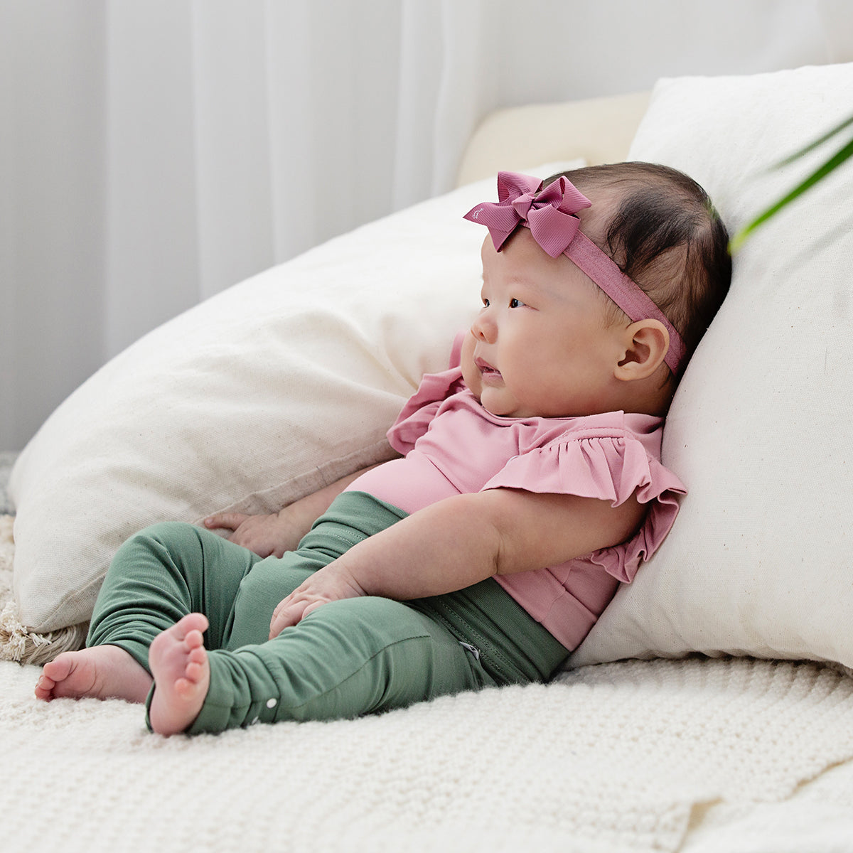 Bamboo leggings for babies by RAPH&REMY®, naturally hypoallergenic.