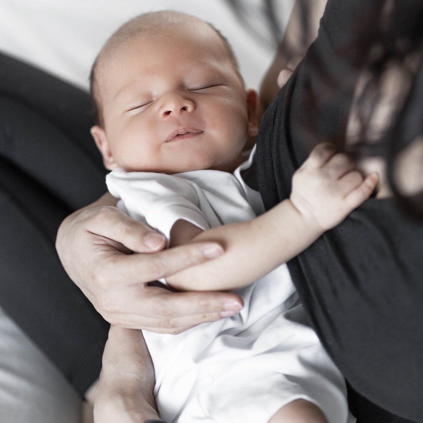 Elegant baby romper in white – Gentle on delicate skin